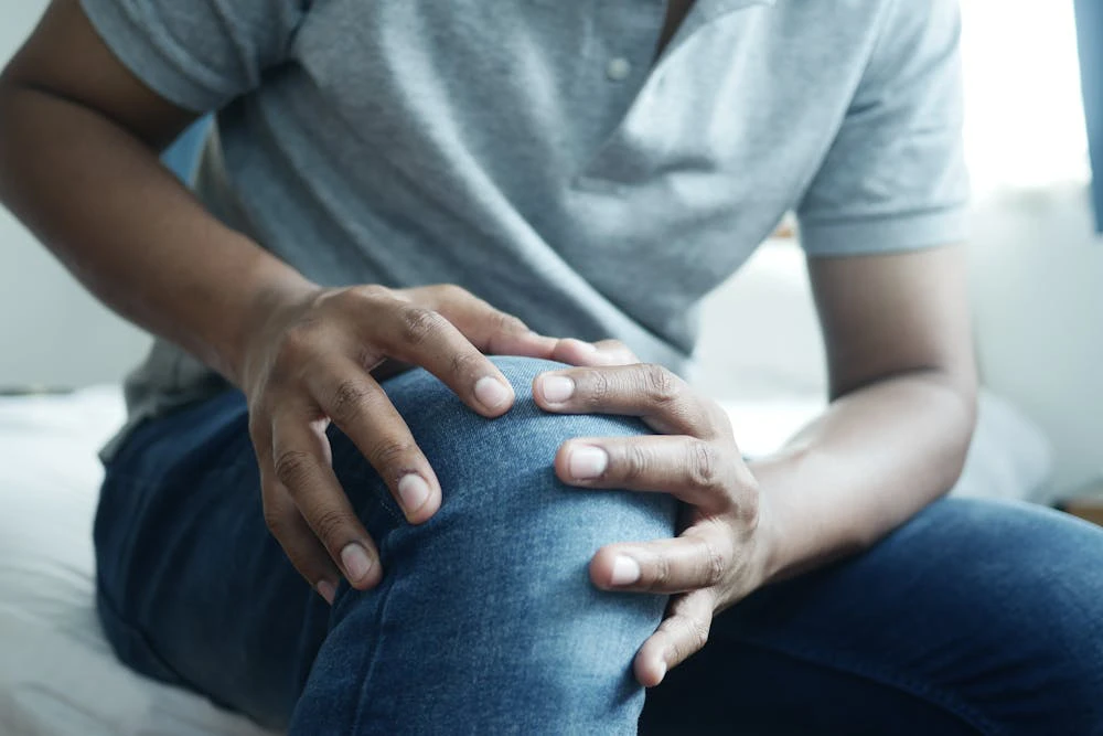 Knee Got You Down? Let’s Unpack Causes, Solutions & Recovery Tips